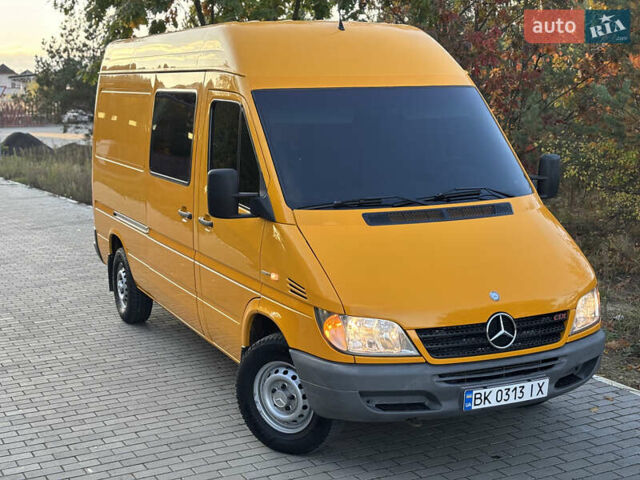 Мерседес Sprinter 2006 у Рівному на Automoto.ua Жовтий Мерседес Sprinter, об'ємом двигуна 2.2 л та пробігом 377 тис. км за 11450 $, фото 6 на Automoto.ua