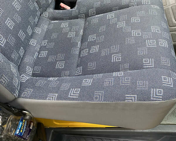 Жовтий Мерседес Sprinter, об'ємом двигуна 2.1 л та пробігом 380 тис. км за 8950 $, фото 63 на Automoto.ua