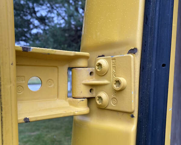 Жовтий Мерседес Sprinter, об'ємом двигуна 2.1 л та пробігом 380 тис. км за 8950 $, фото 29 на Automoto.ua