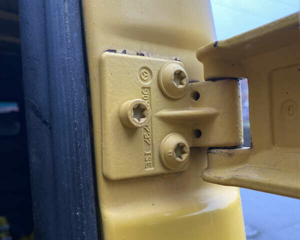 Жовтий Мерседес Sprinter, об'ємом двигуна 2.1 л та пробігом 380 тис. км за 8950 $, фото 30 на Automoto.ua