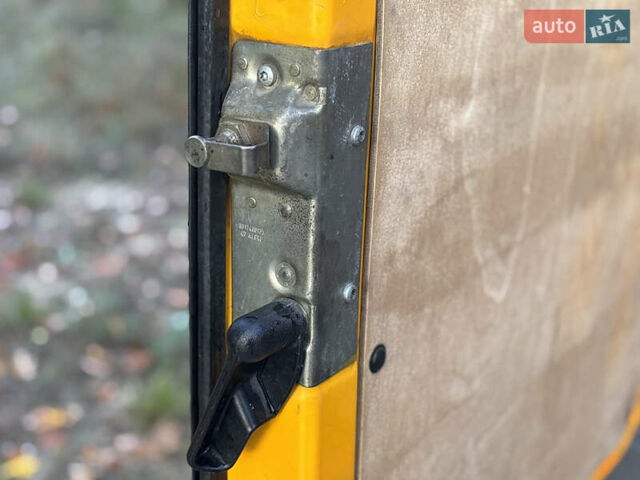 Мерседес Sprinter 2006 у Рівному на Automoto.ua Жовтий Мерседес Sprinter, об'ємом двигуна 2.2 л та пробігом 377 тис. км за 11450 $, фото 47 на Automoto.ua