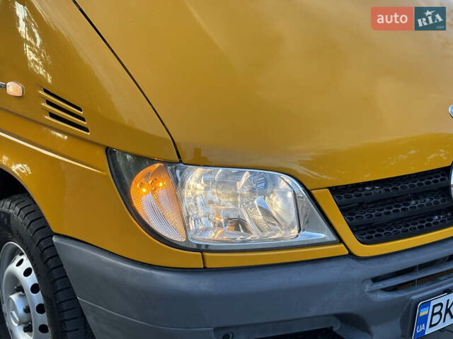 Мерседес Sprinter 2006 у Рівному на Automoto.ua Жовтий Мерседес Sprinter, об'ємом двигуна 2.2 л та пробігом 377 тис. км за 11450 $, фото 12 на Automoto.ua
