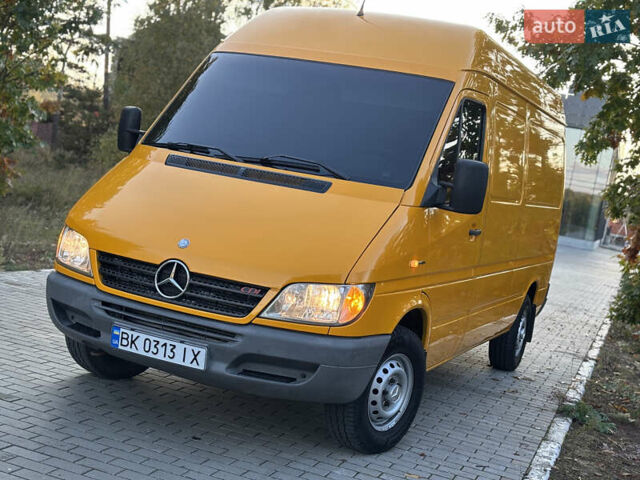 Мерседес Sprinter 2006 у Рівному на Automoto.ua Жовтий Мерседес Sprinter, об'ємом двигуна 2.2 л та пробігом 377 тис. км за 11450 $, фото 2 на Automoto.ua