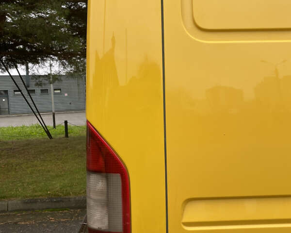 Жовтий Мерседес Sprinter, об'ємом двигуна 2.1 л та пробігом 380 тис. км за 8950 $, фото 23 на Automoto.ua