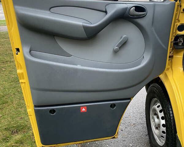 Жовтий Мерседес Sprinter, об'ємом двигуна 2.1 л та пробігом 380 тис. км за 8950 $, фото 81 на Automoto.ua