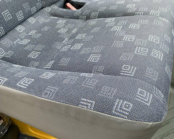 Жовтий Мерседес Sprinter, об'ємом двигуна 2.1 л та пробігом 380 тис. км за 8950 $, фото 67 на Automoto.ua