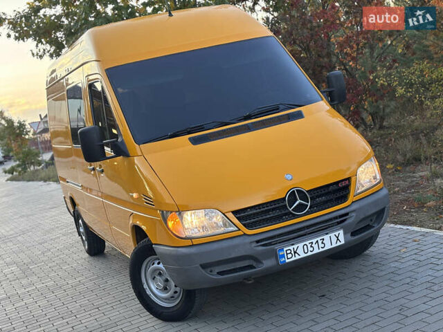 Мерседес Sprinter 2006 у Рівному на Automoto.ua Жовтий Мерседес Sprinter, об'ємом двигуна 2.2 л та пробігом 377 тис. км за 11450 $, фото 5 на Automoto.ua