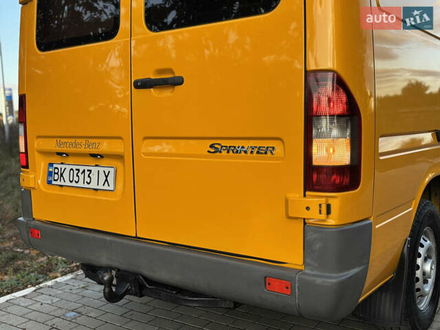 Мерседес Sprinter 2006 у Рівному на Automoto.ua Жовтий Мерседес Sprinter, об'ємом двигуна 2.2 л та пробігом 377 тис. км за 11450 $, фото 17 на Automoto.ua