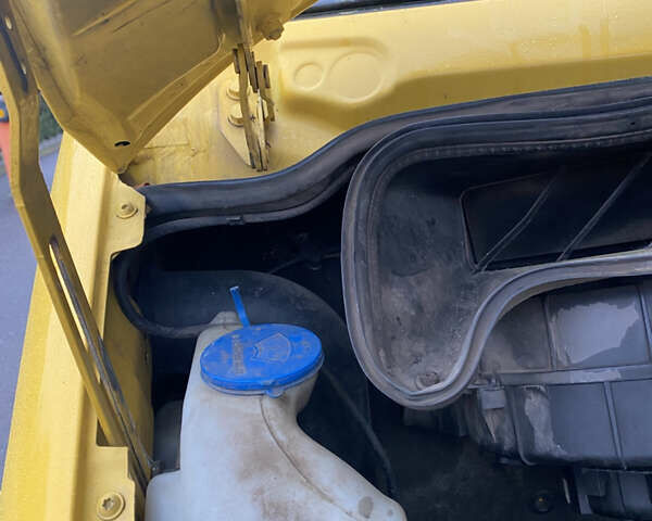 Жовтий Мерседес Sprinter, об'ємом двигуна 2.1 л та пробігом 380 тис. км за 8950 $, фото 21 на Automoto.ua