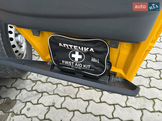 Жовтий Мерседес Sprinter, об'ємом двигуна 0 л та пробігом 380 тис. км за 11150 $, фото 38 на Automoto.ua