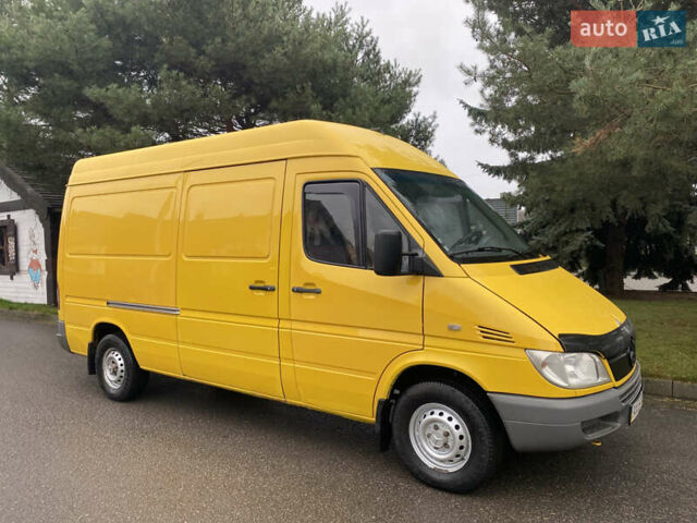 Жовтий Мерседес Sprinter, об'ємом двигуна 2.1 л та пробігом 380 тис. км за 8950 $, фото 1 на Automoto.ua