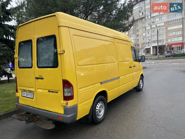 Жовтий Мерседес Sprinter, об'ємом двигуна 2.1 л та пробігом 380 тис. км за 8950 $, фото 15 на Automoto.ua