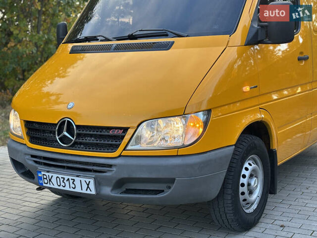 Мерседес Sprinter 2006 у Рівному на Automoto.ua Жовтий Мерседес Sprinter, об'ємом двигуна 2.2 л та пробігом 377 тис. км за 11450 $, фото 11 на Automoto.ua