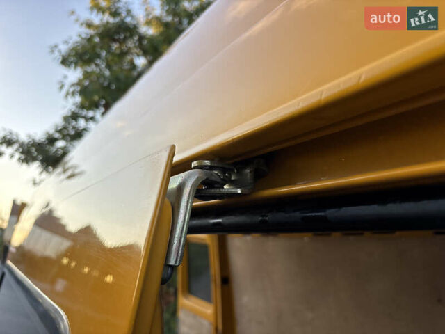 Мерседес Sprinter 2006 у Рівному на Automoto.ua Жовтий Мерседес Sprinter, об'ємом двигуна 2.2 л та пробігом 377 тис. км за 11450 $, фото 53 на Automoto.ua