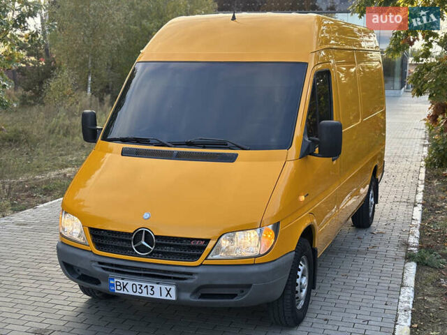 Мерседес Sprinter 2006 у Рівному на Automoto.ua Жовтий Мерседес Sprinter, об'ємом двигуна 2.2 л та пробігом 377 тис. км за 11450 $, фото 7 на Automoto.ua