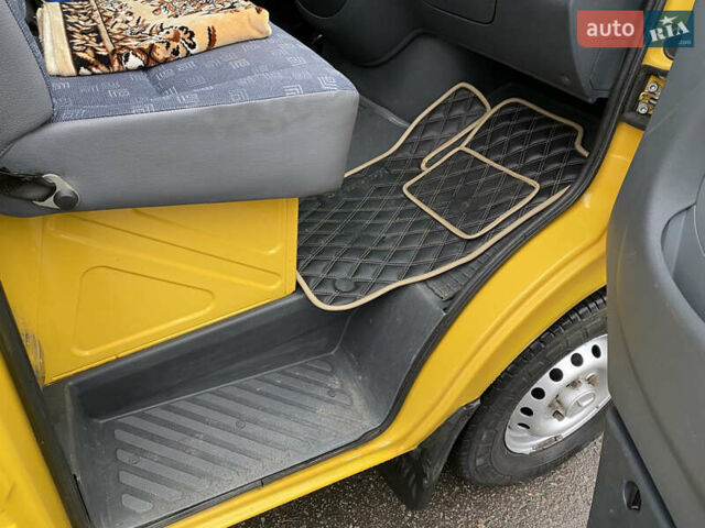 Жовтий Мерседес Sprinter, об'ємом двигуна 2.1 л та пробігом 380 тис. км за 8950 $, фото 17 на Automoto.ua