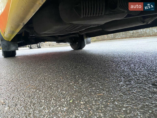 Жовтий Мерседес Sprinter, об'ємом двигуна 2.1 л та пробігом 380 тис. км за 8950 $, фото 58 на Automoto.ua