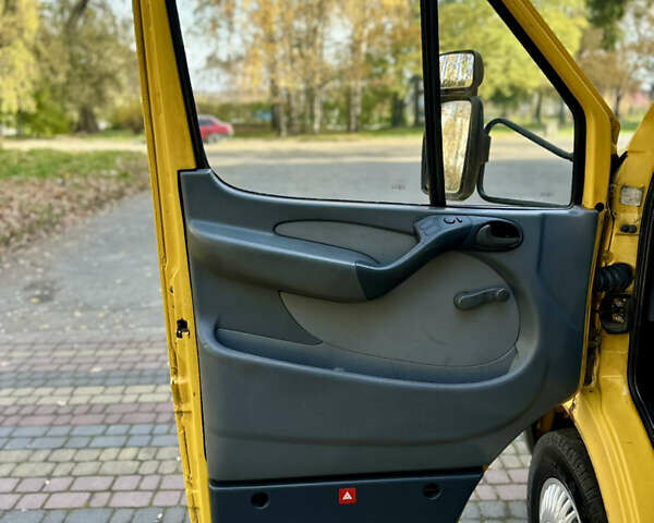 Жовтий Мерседес Sprinter, об'ємом двигуна 2.2 л та пробігом 495 тис. км за 6700 $, фото 18 на Automoto.ua