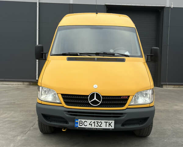 Желтый Мерседес Sprinter, объемом двигателя 0 л и пробегом 350 тыс. км за 12000 $, фото 2 на Automoto.ua