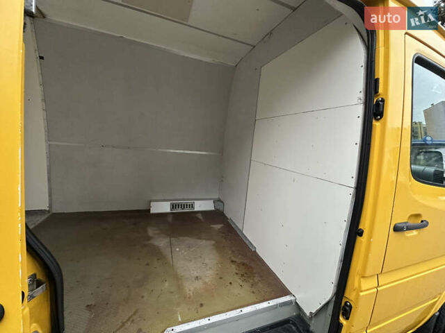 Жовтий Мерседес Sprinter, об'ємом двигуна 0 л та пробігом 175 тис. км за 22750 $, фото 29 на Automoto.ua