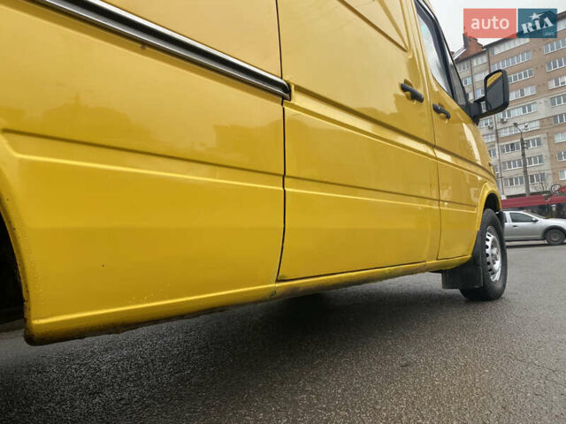 Жовтий Мерседес Sprinter, об'ємом двигуна 2.1 л та пробігом 380 тис. км за 8950 $, фото 24 на Automoto.ua