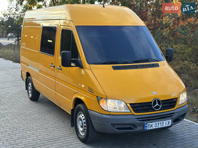 Мерседес Sprinter 2006 у Рівному на Automoto.ua Жовтий Мерседес Sprinter, об'ємом двигуна 2.2 л та пробігом 377 тис. км за 11450 $, фото 9 на Automoto.ua