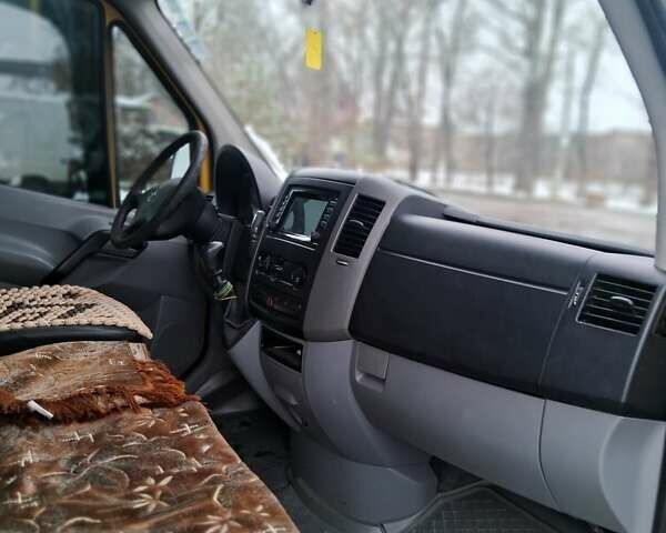 Желтый Мерседес Sprinter, объемом двигателя 3 л и пробегом 340 тыс. км за 24500 $, фото 14 на Automoto.ua
