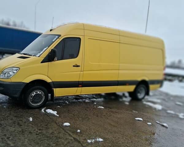 Желтый Мерседес Sprinter, объемом двигателя 3 л и пробегом 340 тыс. км за 24500 $, фото 1 на Automoto.ua