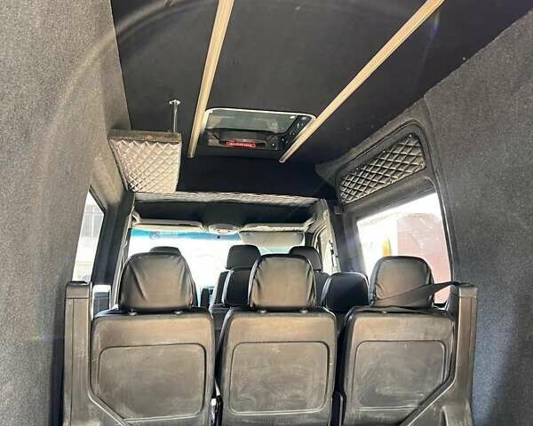 Желтый Мерседес Sprinter, объемом двигателя 2.2 л и пробегом 625 тыс. км за 12900 $, фото 10 на Automoto.ua