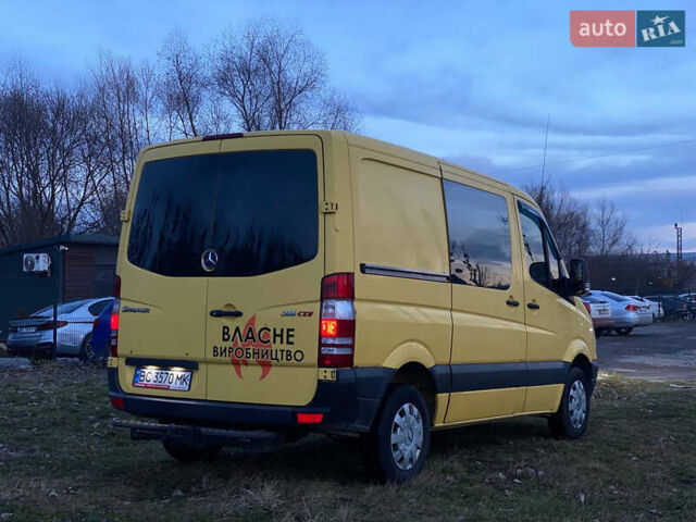 Желтый Мерседес Sprinter, объемом двигателя 2.14 л и пробегом 325 тыс. км за 8700 $, фото 5 на Automoto.ua