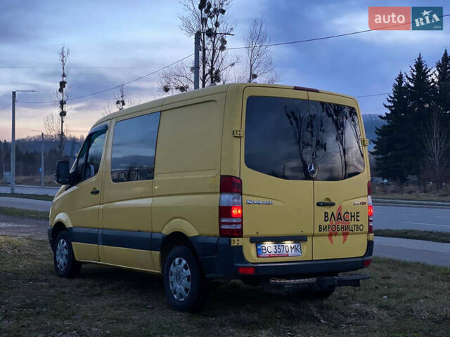 Желтый Мерседес Sprinter, объемом двигателя 2.14 л и пробегом 325 тыс. км за 8700 $, фото 3 на Automoto.ua