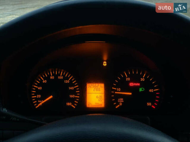 Желтый Мерседес Sprinter, объемом двигателя 2.14 л и пробегом 325 тыс. км за 8700 $, фото 12 на Automoto.ua