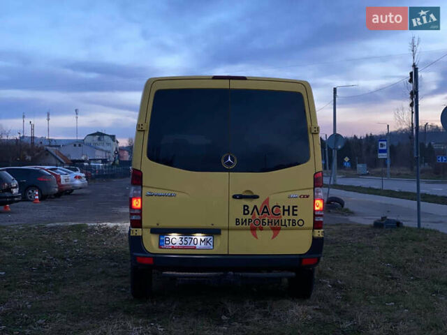 Желтый Мерседес Sprinter, объемом двигателя 2.14 л и пробегом 325 тыс. км за 8700 $, фото 4 на Automoto.ua