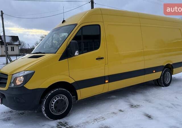 Желтый Мерседес Sprinter, объемом двигателя 2.2 л и пробегом 138 тыс. км за 25000 $, фото 4 на Automoto.ua