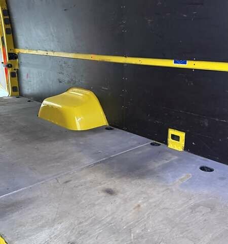 Желтый Мерседес Sprinter, объемом двигателя 2.2 л и пробегом 138 тыс. км за 25000 $, фото 19 на Automoto.ua