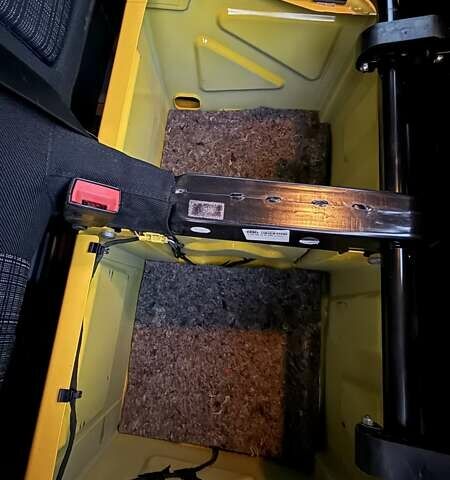 Желтый Мерседес Sprinter, объемом двигателя 2.2 л и пробегом 138 тыс. км за 25000 $, фото 22 на Automoto.ua