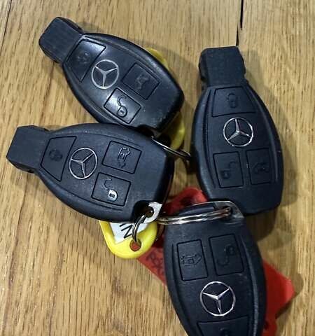 Желтый Мерседес Sprinter, объемом двигателя 2.2 л и пробегом 138 тыс. км за 25000 $, фото 33 на Automoto.ua