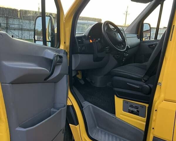 Жовтий Мерседес Sprinter, об'ємом двигуна 2.2 л та пробігом 138 тис. км за 25000 $, фото 12 на Automoto.ua