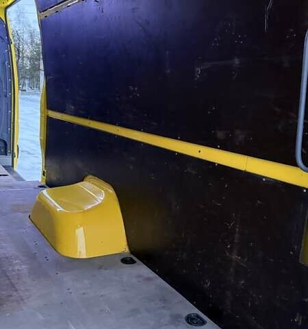 Желтый Мерседес Sprinter, объемом двигателя 2.2 л и пробегом 138 тыс. км за 25000 $, фото 18 на Automoto.ua