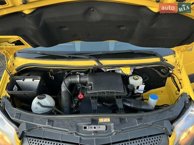 Жовтий Мерседес Sprinter, об'ємом двигуна 2.2 л та пробігом 138 тис. км за 25000 $, фото 17 на Automoto.ua