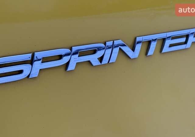 Желтый Мерседес Sprinter, объемом двигателя 2.2 л и пробегом 138 тыс. км за 25000 $, фото 13 на Automoto.ua