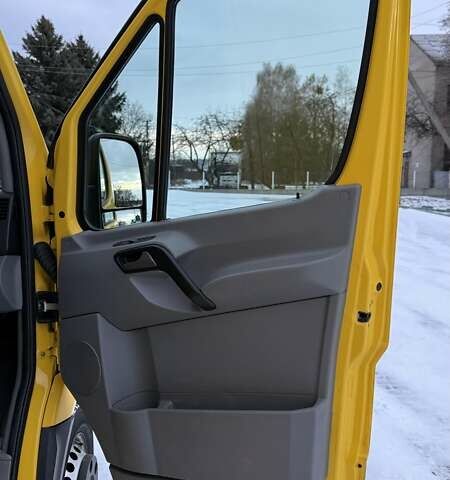 Желтый Мерседес Sprinter, объемом двигателя 2.2 л и пробегом 138 тыс. км за 25000 $, фото 21 на Automoto.ua