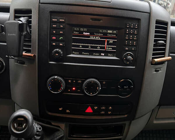 Жовтий Мерседес Sprinter, об'ємом двигуна 2.14 л та пробігом 468 тис. км за 15500 $, фото 12 на Automoto.ua