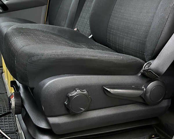 Жовтий Мерседес Sprinter, об'ємом двигуна 2.14 л та пробігом 468 тис. км за 15500 $, фото 7 на Automoto.ua