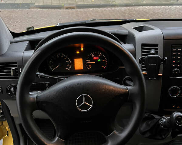 Жовтий Мерседес Sprinter, об'ємом двигуна 2.14 л та пробігом 468 тис. км за 15500 $, фото 9 на Automoto.ua