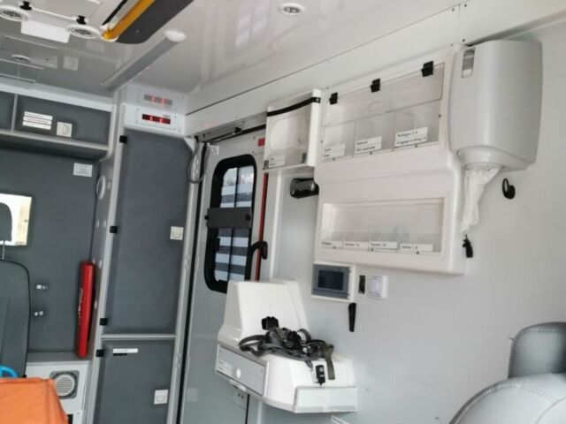Желтый Мерседес Sprinter, объемом двигателя 3 л и пробегом 120 тыс. км за 24500 $, фото 17 на Automoto.ua