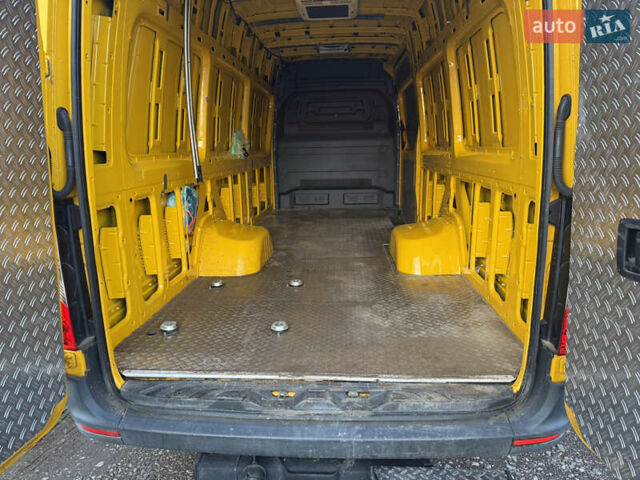 Жовтий Мерседес Sprinter, об'ємом двигуна 3 л та пробігом 16 тис. км за 58476 $, фото 15 на Automoto.ua