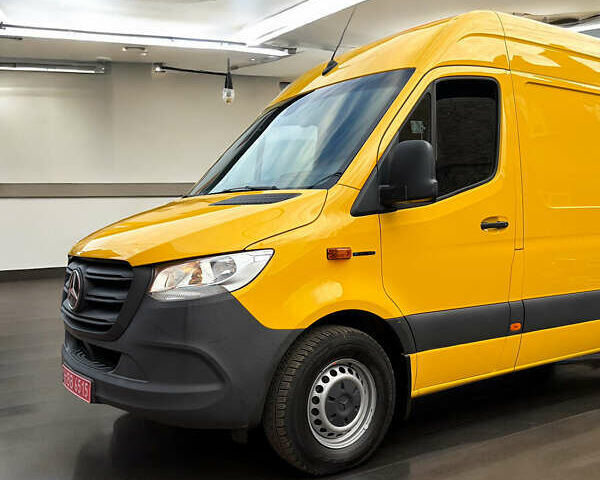 Жовтий Мерседес Sprinter, об'ємом двигуна 0 л та пробігом 63 тис. км за 18997 $, фото 1 на Automoto.ua