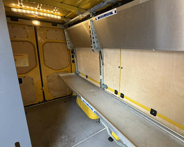 Жовтий Мерседес Sprinter, об'ємом двигуна 0 л та пробігом 63 тис. км за 18997 $, фото 11 на Automoto.ua