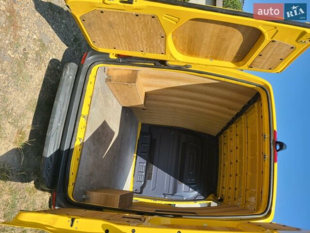 Желтый Мерседес Sprinter, объемом двигателя 2.14 л и пробегом 226 тыс. км за 19800 $, фото 13 на Automoto.ua